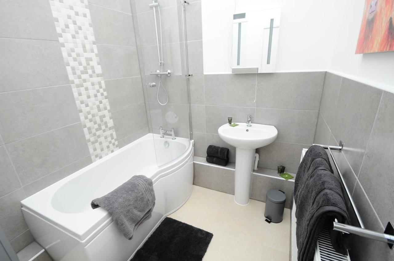 Holiday home Newly Refurbished Next To Hospital *